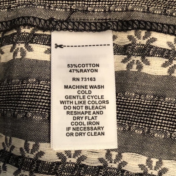 Melissa Paige Black & White Floral Print Balloon Sleeve Top Size S Petite - Picture 9 of 9